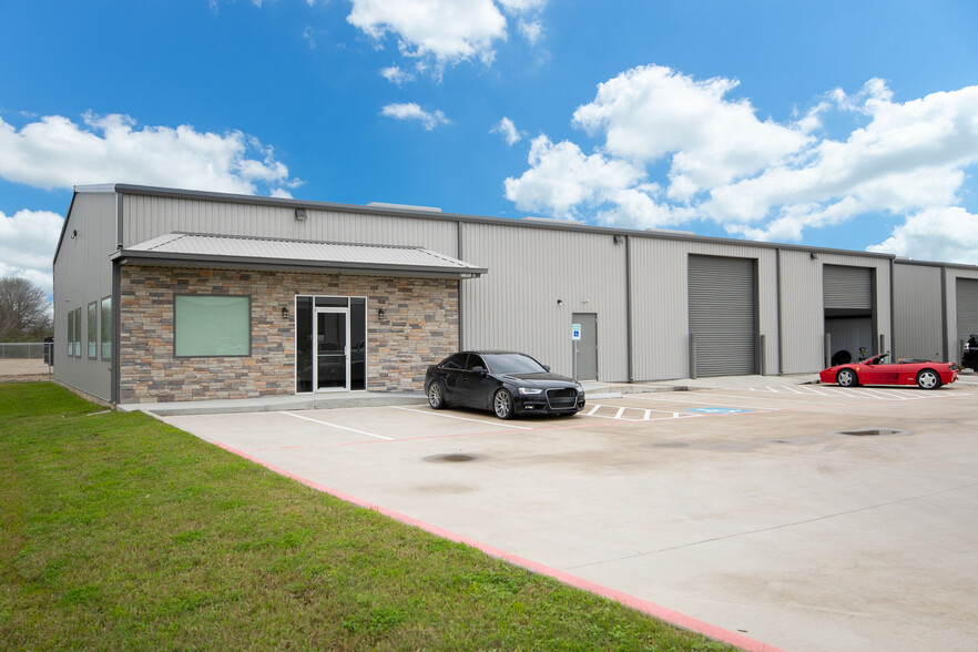 21215 FM 529 Rd, Cypress, TX for sale - Building Photo - Image 1 of 1