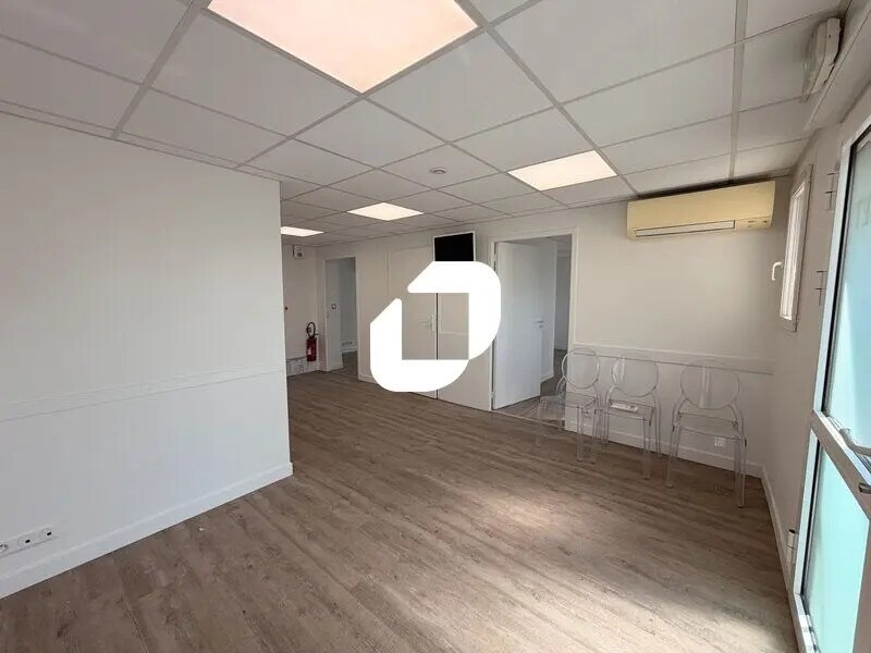 Office in Bègles for lease Building Photo- Image 1 of 9