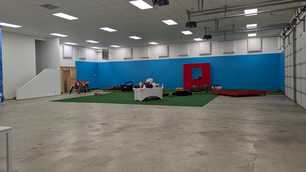 17 N Flora Rd, Spokane Valley, WA for lease - Building Photo - Image 2 of 7