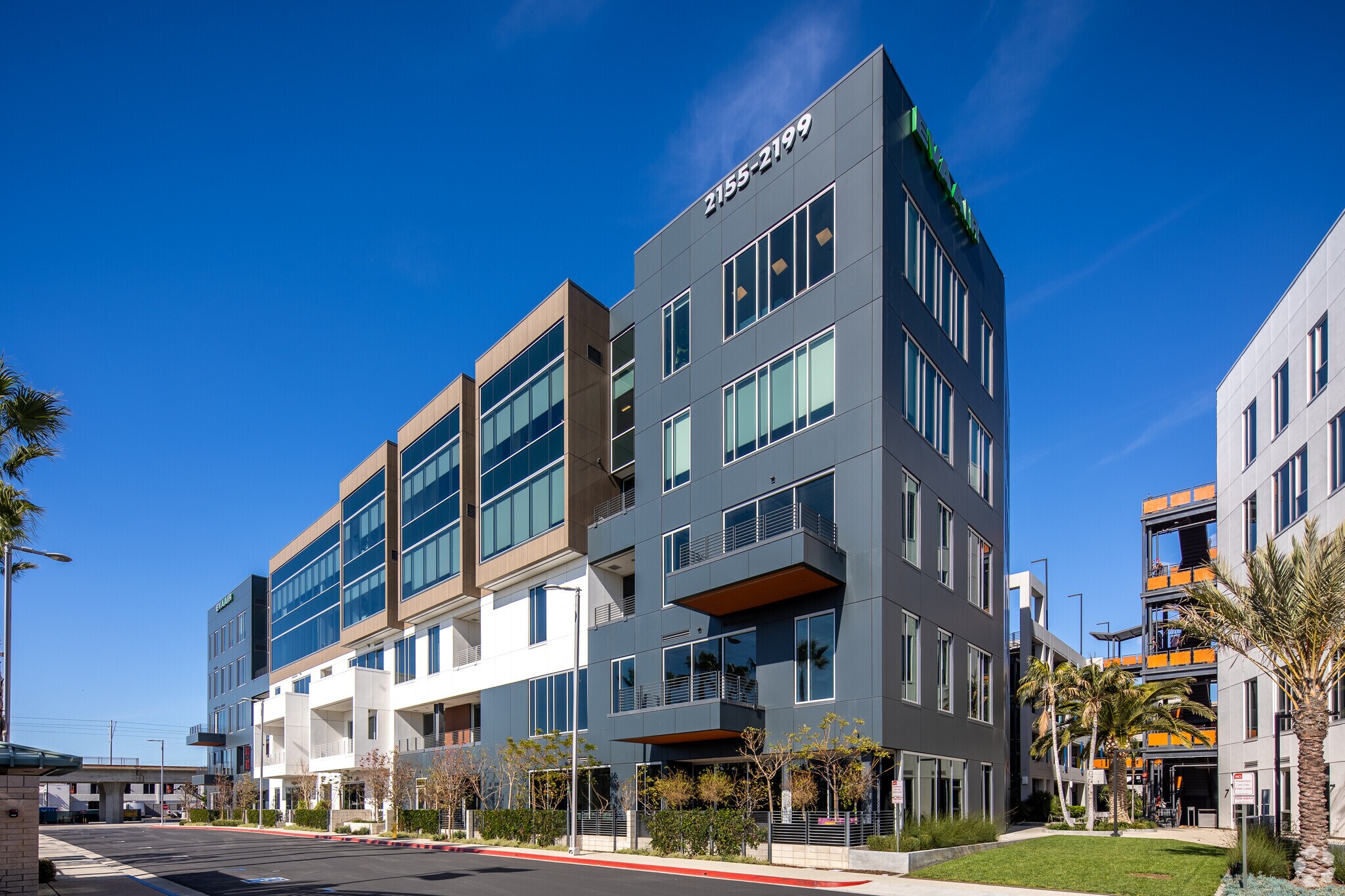 2125-2155 Campus Dr, El Segundo, CA à vendre Photo du bâtiment- Image 1 de 4