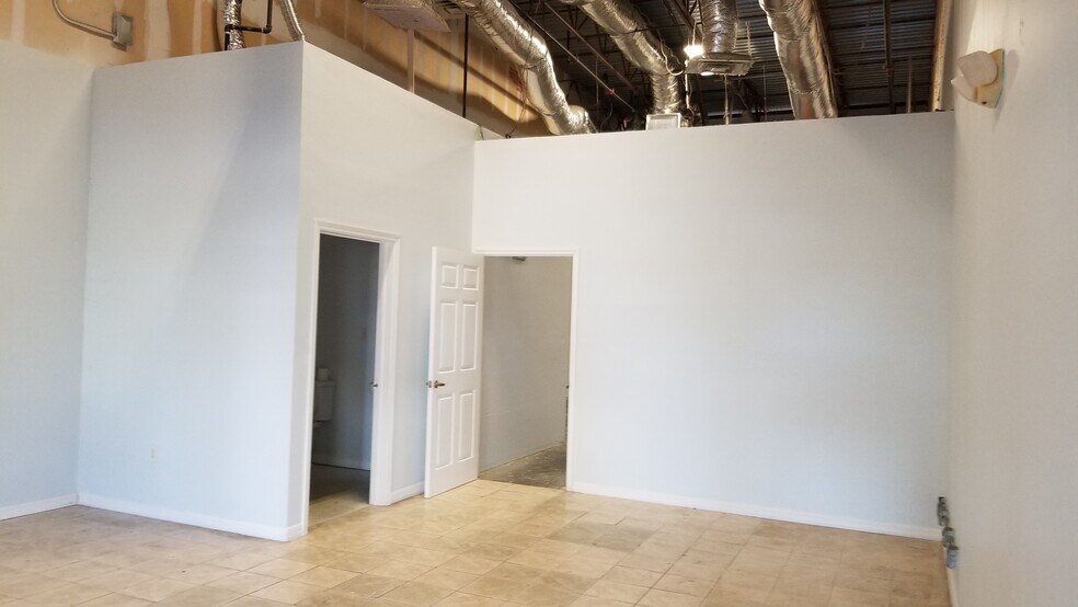 413 NE Van Loon Ln, Cape Coral, FL à louer - Photo du bâtiment - Image 3 de 5