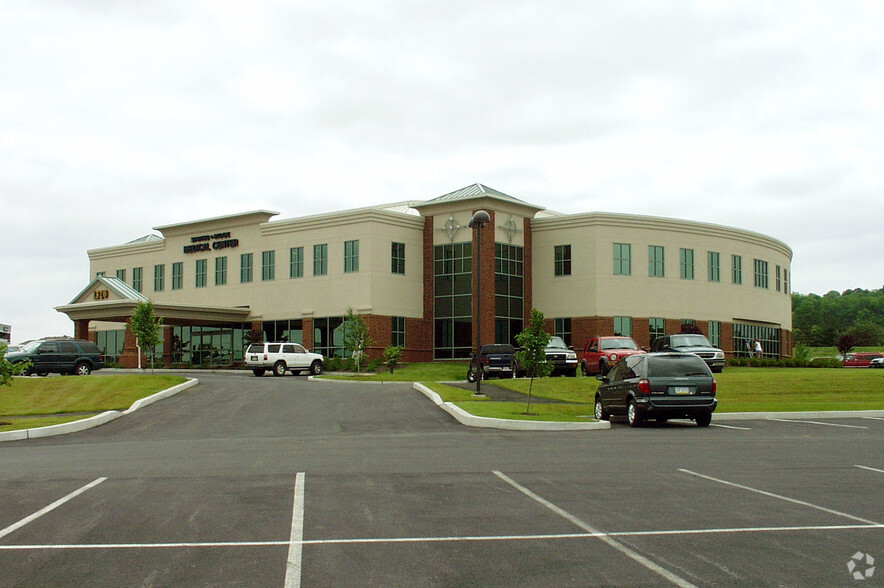 1320 Broadcasting Rd, Wyomissing, PA for lease - Primary Photo - Image 1 of 7