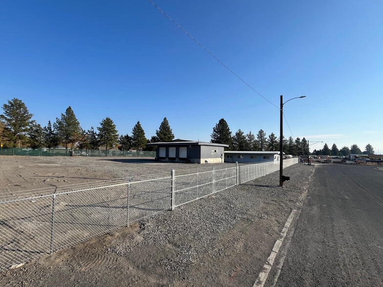 423 S Idaho Ave, Pasco, WA for lease - Building Photo - Image 3 of 17