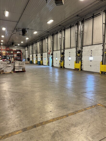 1390 Boul Lionel-Boulet, Varennes, QC à louer - Photo intérieure - Image 3 de 4