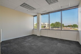 200 E Campus View Blvd, Columbus, OH for lease Interior Photo- Image 2 of 6