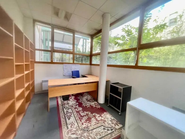Immeuble residentiel dans Paris à vendre - Photo intérieure - Image 2 de 11
