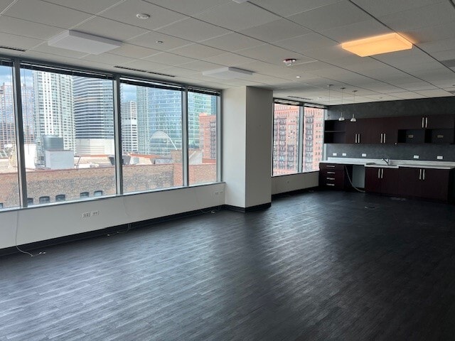 550 W Washington Blvd, Chicago, IL for lease Building Photo- Image 1 of 2