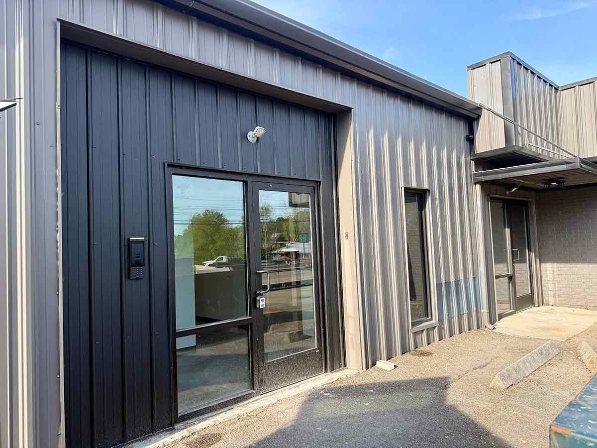 2909 E Oakland Ave, Johnson City, TN for lease Interior Photo- Image 1 of 7