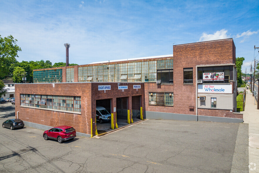 791 Paulison Ave, Clifton, NJ for lease - Primary Photo - Image 1 of 5