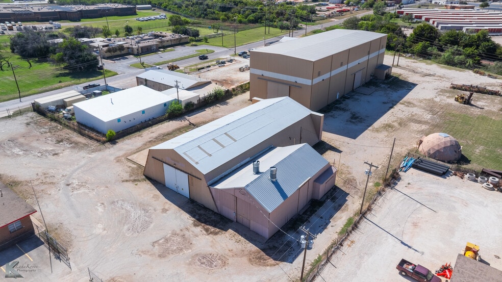 2424 Oak St, Abilene, TX for sale - Building Photo - Image 2 of 41