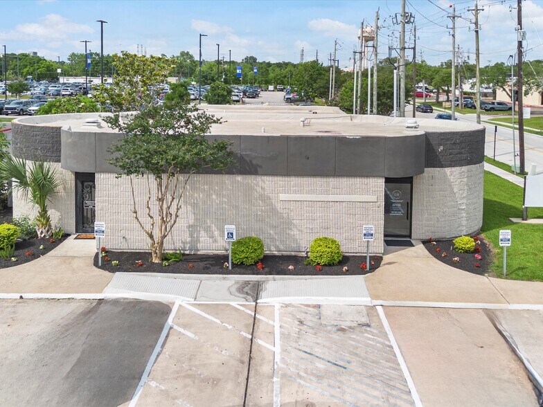 525 Blossom St, Webster, TX à vendre - Photo du bâtiment - Image 3 de 41