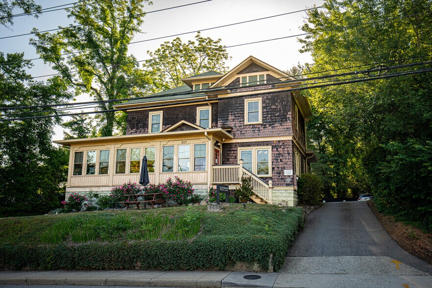 264 Haywood Rd, Asheville, NC à vendre - Photo du bâtiment - Image 2 de 16