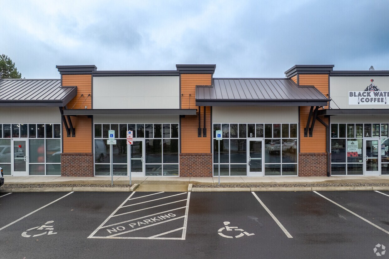 30860 NW Pacific St, North Plains, OR à louer Photo principale- Image 1 de 12