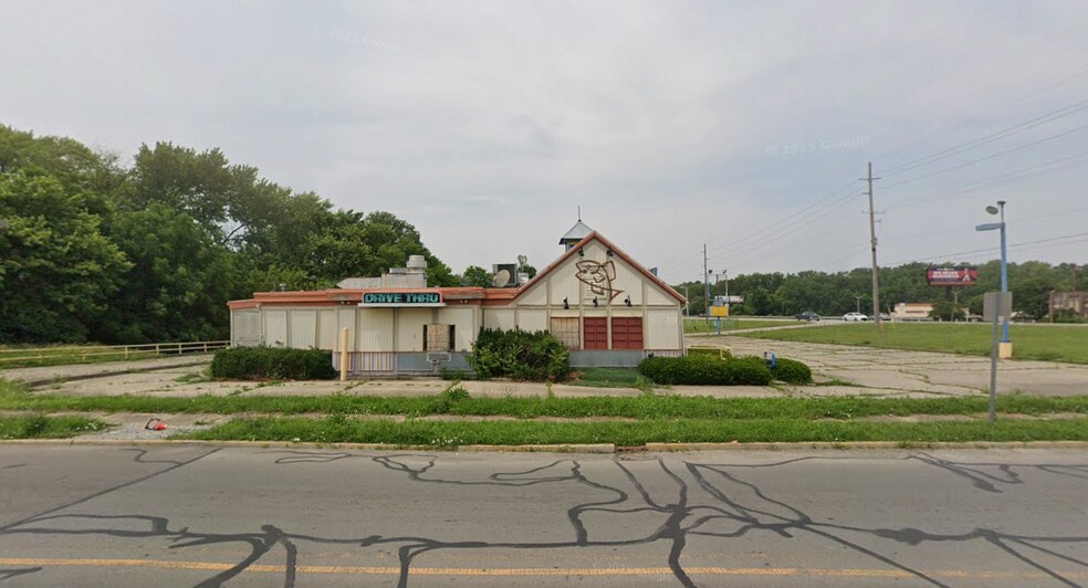 1834 E 18th St, Anderson, IN à vendre - Photo du bâtiment - Image 2 de 3