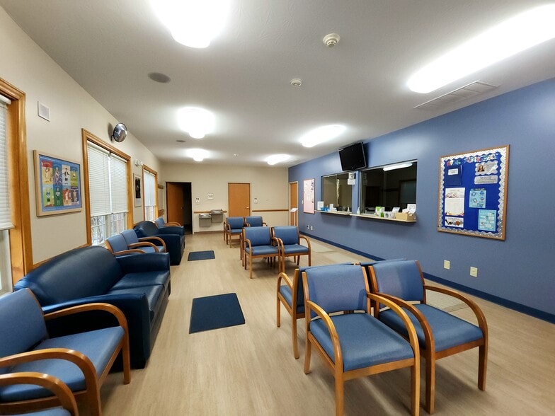 7376 Business Center Dr, Avon, IN à vendre - Photo du bâtiment - Image 3 de 62