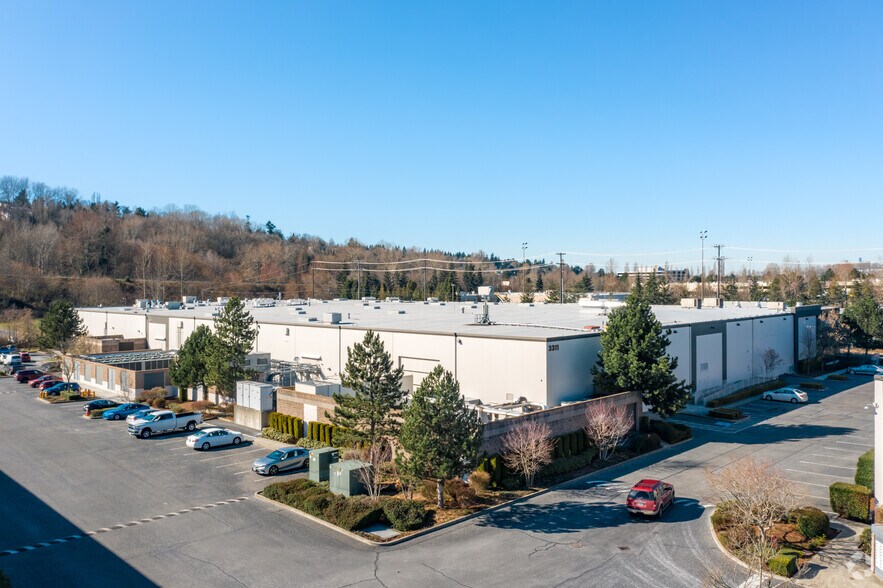 3333 S 120th Pl, Tukwila, WA à louer - Photo du bâtiment - Image 2 de 9
