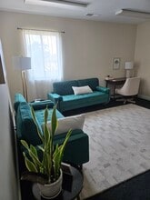 3040 Riverside Dr, Upper Arlington, OH for lease Interior Photo- Image 2 of 6