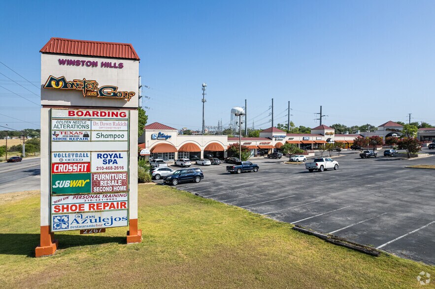 2267 NW Military Hwy, San Antonio, TX à vendre - Photo du bâtiment - Image 2 de 9