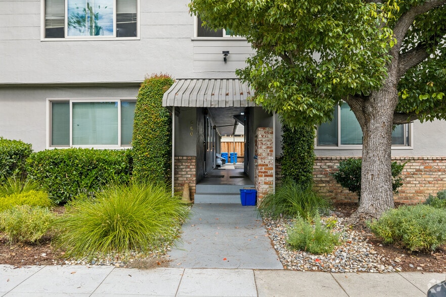 660 Roble Ave, Menlo Park, CA for sale - Building Photo - Image 2 of 11