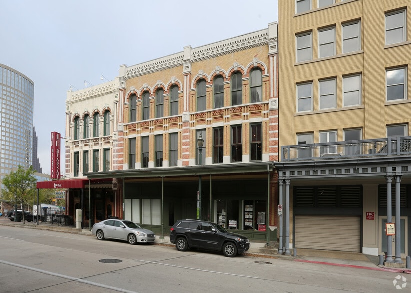 214 Travis St, Houston, TX for sale - Building Photo - Image 2 of 2