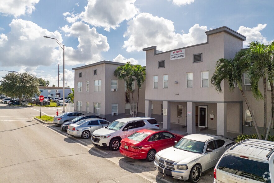 508 W 1st Ave, Hialeah, FL à vendre - Photo du bâtiment - Image 1 de 18