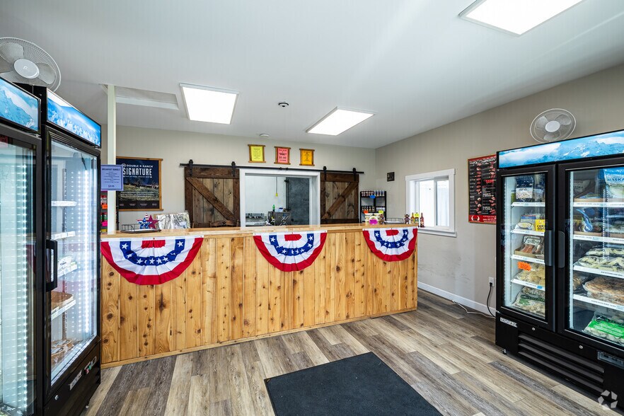 1762 S Adams Dr, Madras, OR à vendre - Hall d’entrée - Image 3 de 25