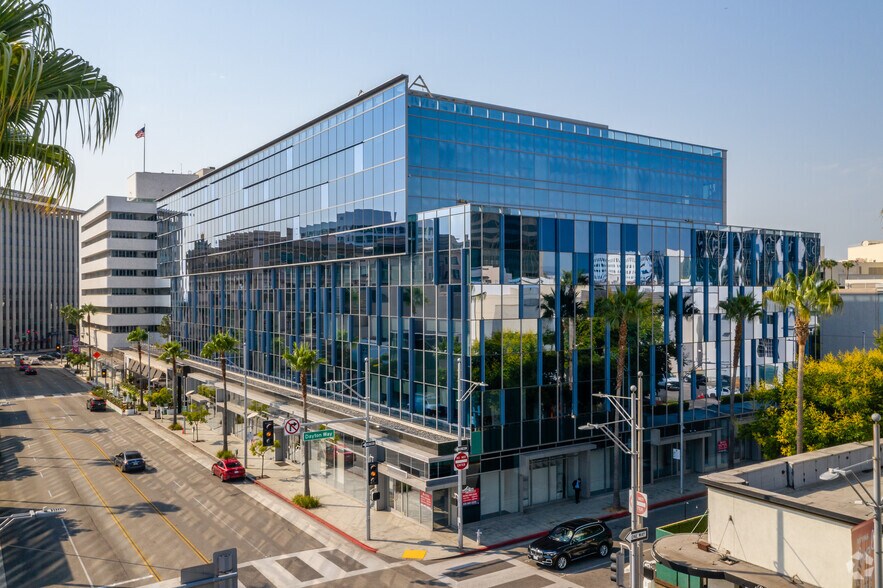233-269 N Beverly Dr, Beverly Hills, CA à louer - Photo du bâtiment - Image 1 de 6