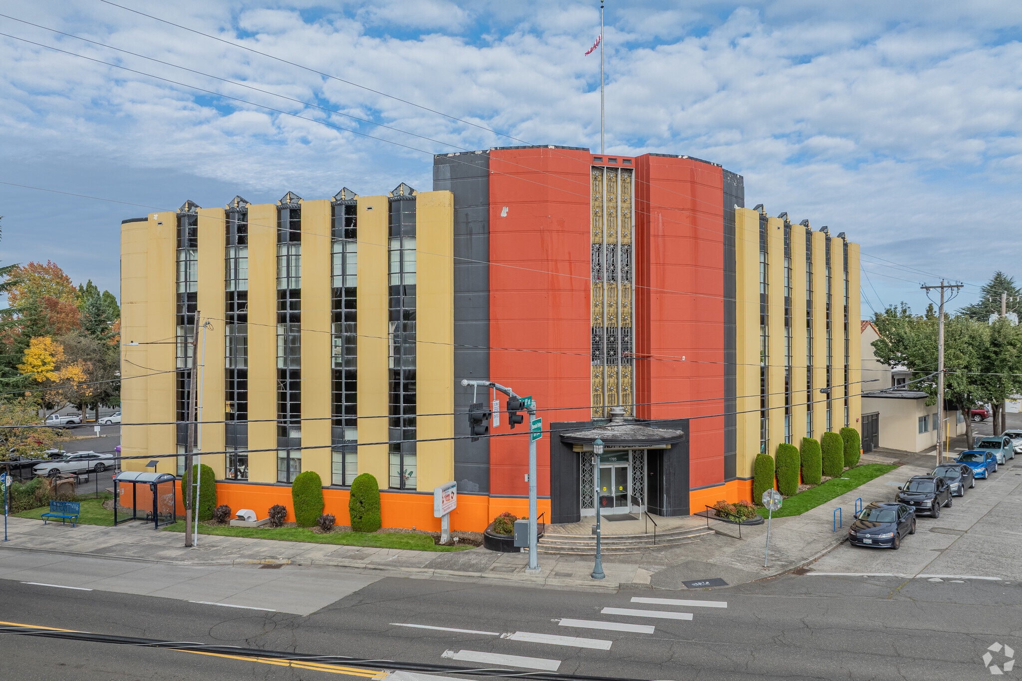 1785 NE Sandy Blvd, Portland, OR for lease Primary Photo- Image 1 of 5