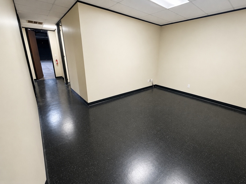 3700 Yale St, Houston, TX for lease - Interior Photo - Image 2 of 5