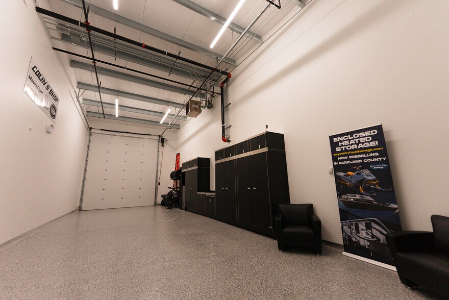 27201 Township Road 532A, Parkland County, AB à vendre - Photo du bâtiment - Image 1 de 13