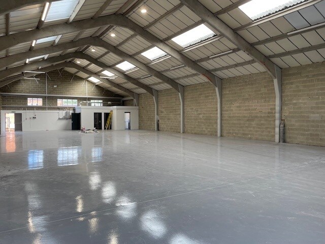 1 Mace Ln, Ashford à louer - Photo du bâtiment - Image 2 de 19