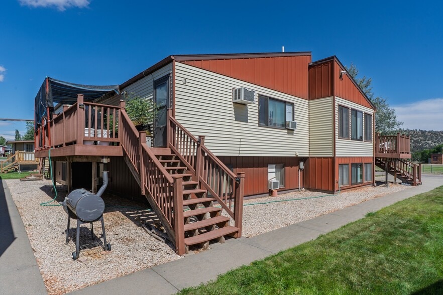 438 S 14th St, Hot Springs, SD for sale - Building Photo - Image 3 of 33