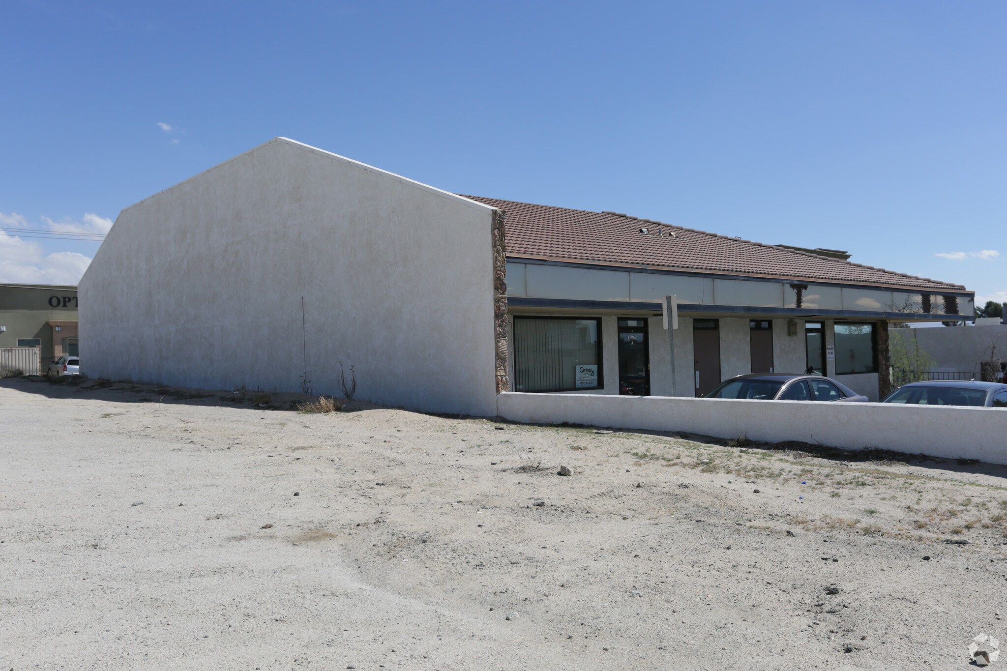 15963 Quantico Rd, Apple Valley, CA à louer Photo principale- Image 1 de 10