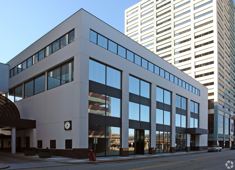 611 Chestnut St, Chattanooga, TN for lease - Building Photo - Image 1 of 5