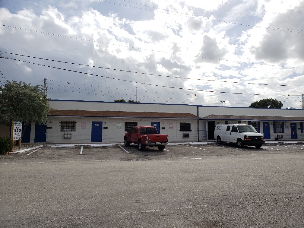 2610-2618 NW 4th St, Fort Lauderdale, FL for lease Primary Photo- Image 1 of 10