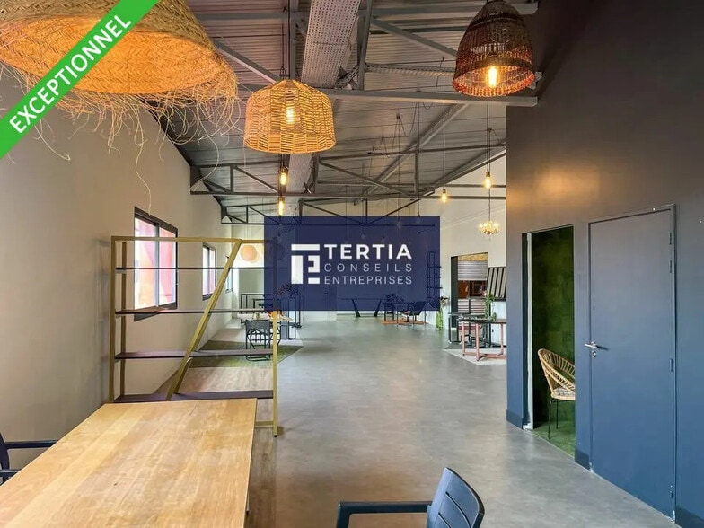 Flex in Mauguio for lease - Building Photo - Image 1 of 10