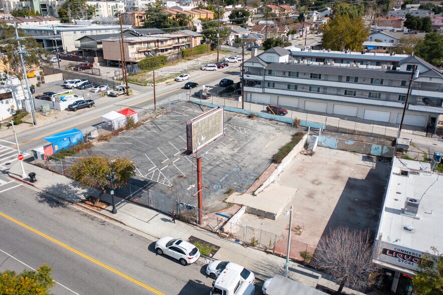 9938 Commerce Ave, Tujunga, CA à vendre - Photo du bâtiment - Image 2 de 7
