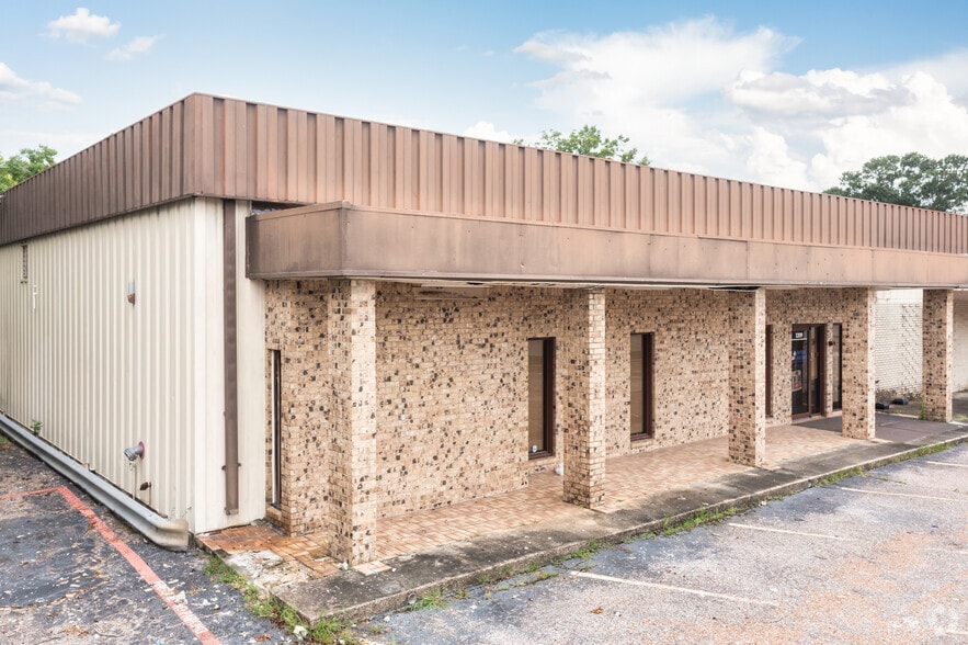 1319 N Pruett St, Baytown, TX for sale - Building Photo - Image 2 of 10