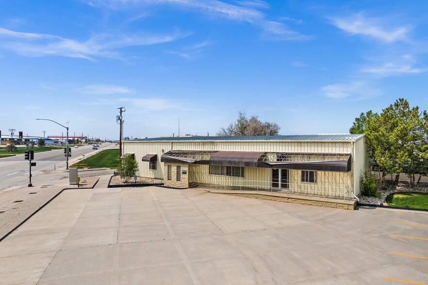 4990 W Yellowstone Hwy, Mills, WY for sale - Primary Photo - Image 1 of 1