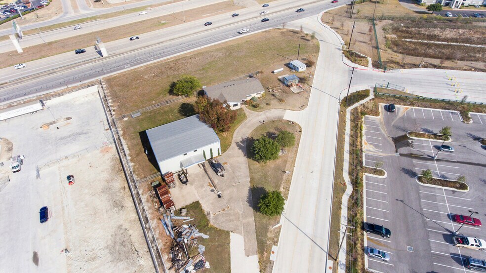 30 Roundville Ln, Round Rock, TX à vendre - Photo du bâtiment - Image 2 de 18