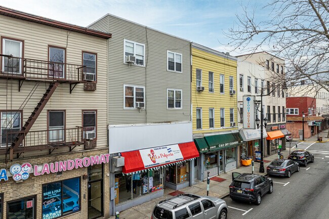 Plus de détails pour 2004-2006 Bergenline Ave, Union City, NJ - Commerce de détail à louer