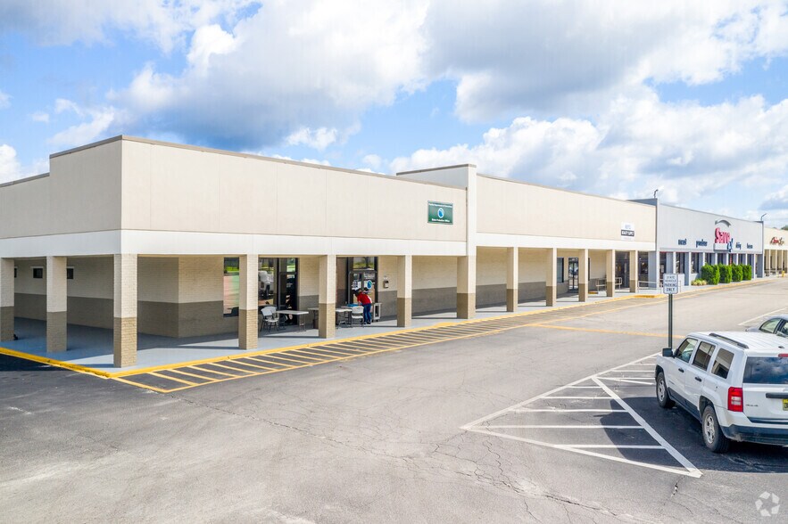 3210 Crill Ave, Palatka, FL à louer - Photo principale - Image 2 de 10