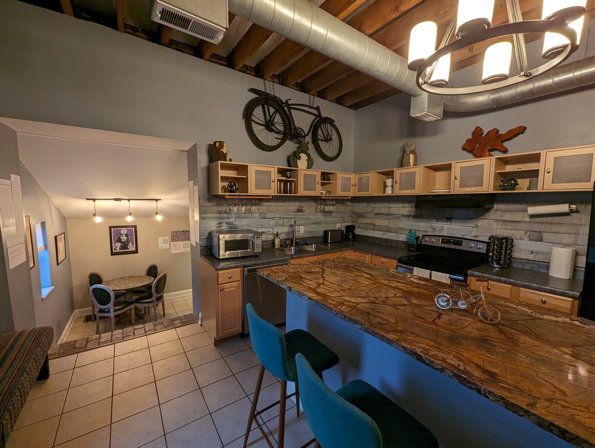 911 N Tucker Blvd, Saint Louis, MO for lease Interior Photo- Image 1 of 22