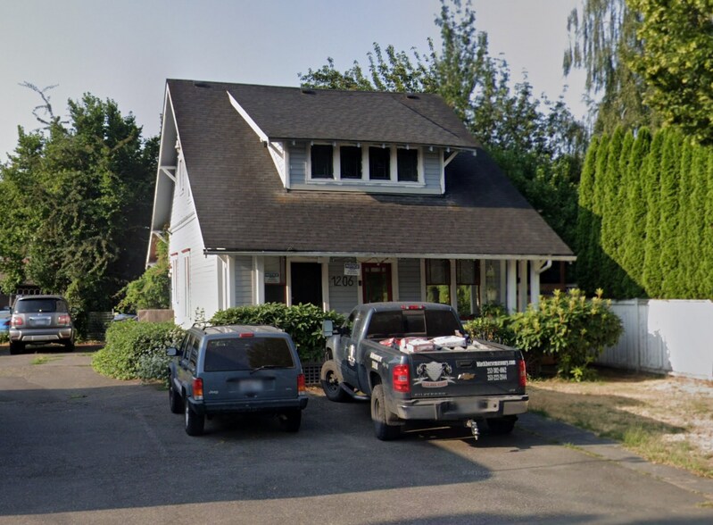 E Main Mixed Use portefeuille de 2 propriétés à vendre sur LoopNet.ca - Photo du bâtiment - Image 3 de 3