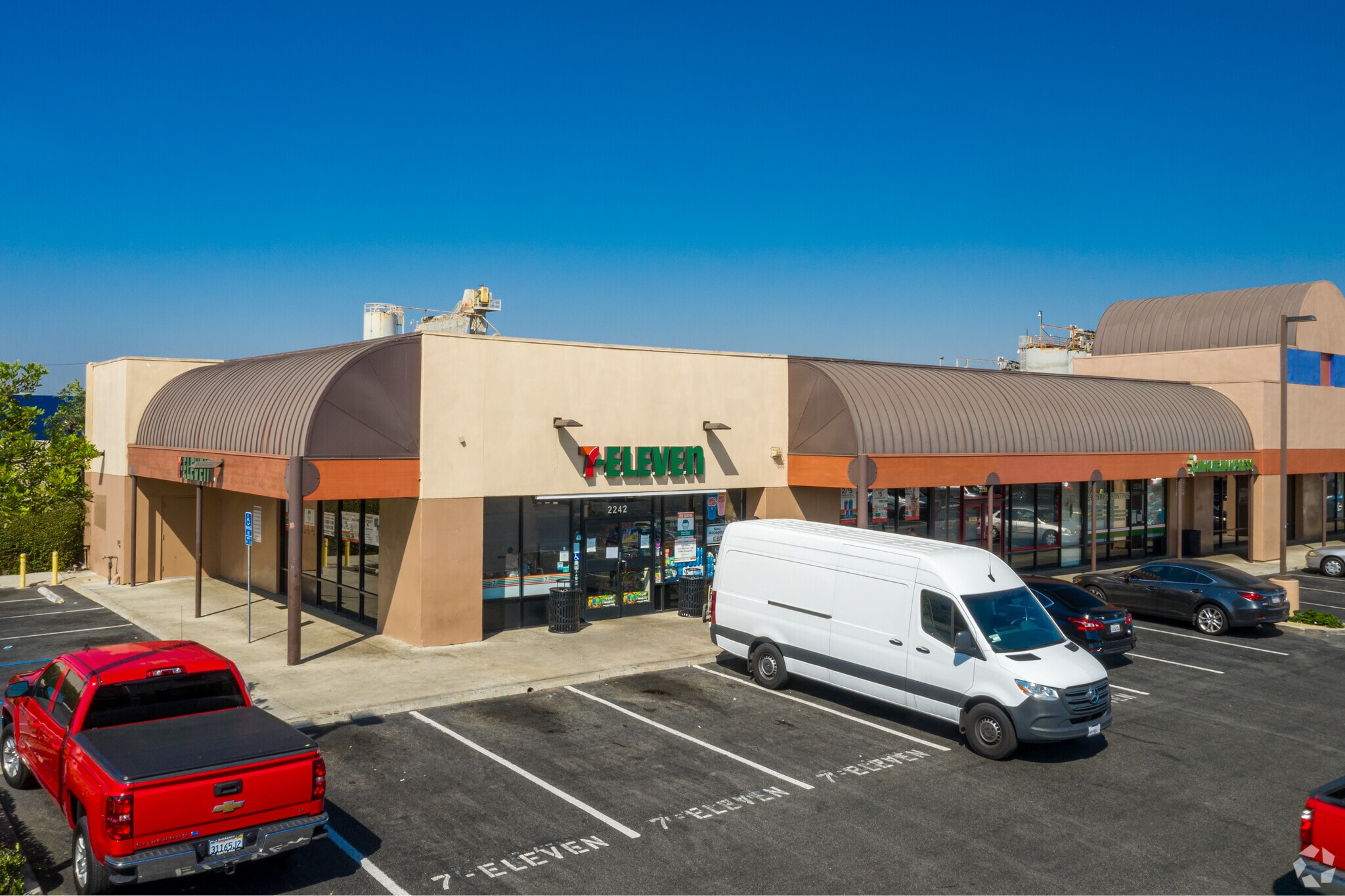 2214-2222 S Grand Ave, Santa Ana, CA for lease Building Photo- Image 1 of 12