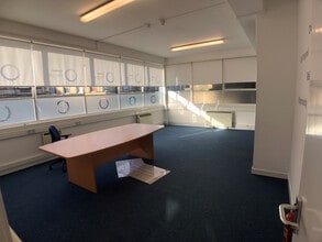 70-76 Murray Pl, Stirling for lease Interior Photo- Image 2 of 5