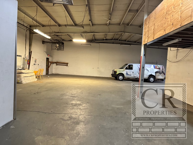 97 N Clinton St, Poughkeepsie, NY for lease - Building Photo - Image 3 of 5