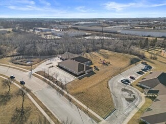 Plus de détails pour 7901 N 66th St, Milwaukee, WI - Soins de santé à vendre