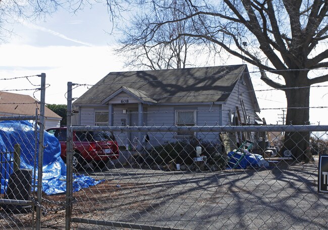 Plus de détails pour 608 Rountree Rd, Charlotte, NC - Industriel à louer