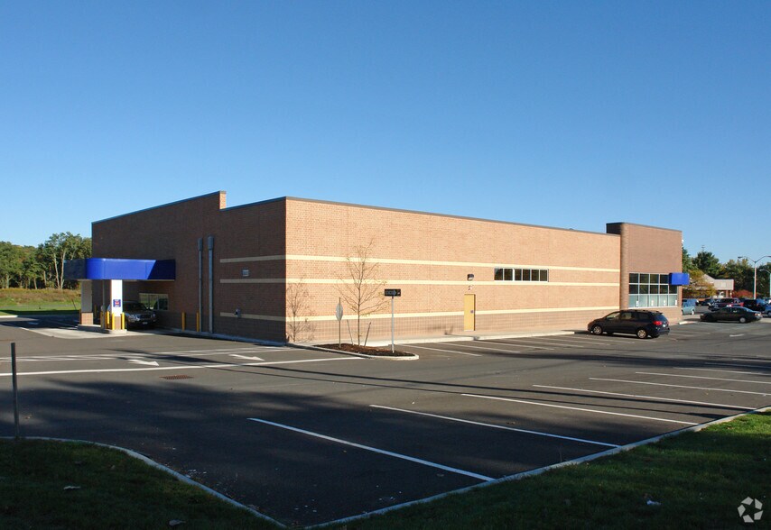 1645 Columbia Tpke, Castleton On Hudson, NY à vendre - Photo du bâtiment - Image 2 de 10